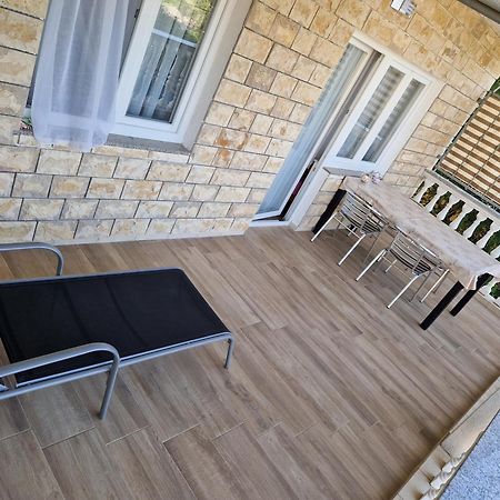 Apartments Mali Mate ตรีบูนย์ ภายนอก รูปภาพ