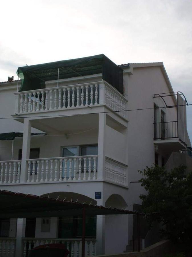 Apartments Mali Mate ตรีบูนย์ ภายนอก รูปภาพ
