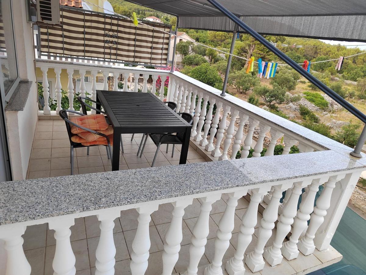 Apartments Mali Mate ตรีบูนย์ ภายนอก รูปภาพ