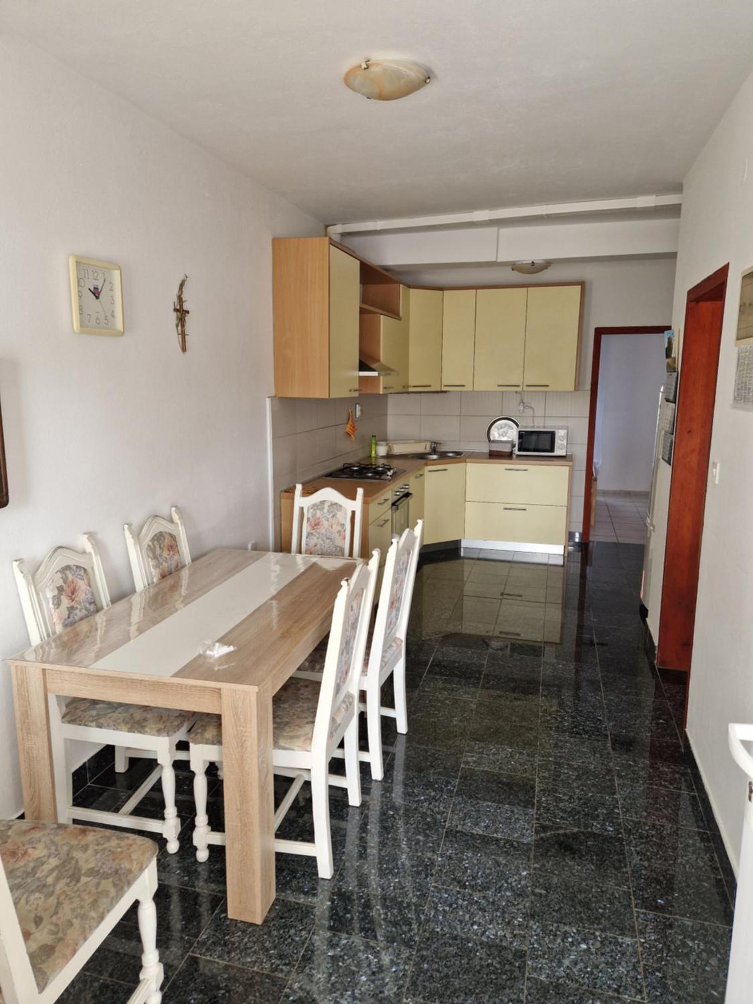 Apartments Mali Mate ตรีบูนย์ ภายนอก รูปภาพ