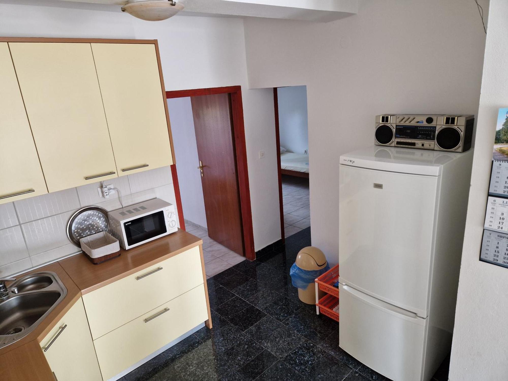 Apartments Mali Mate ตรีบูนย์ ภายนอก รูปภาพ