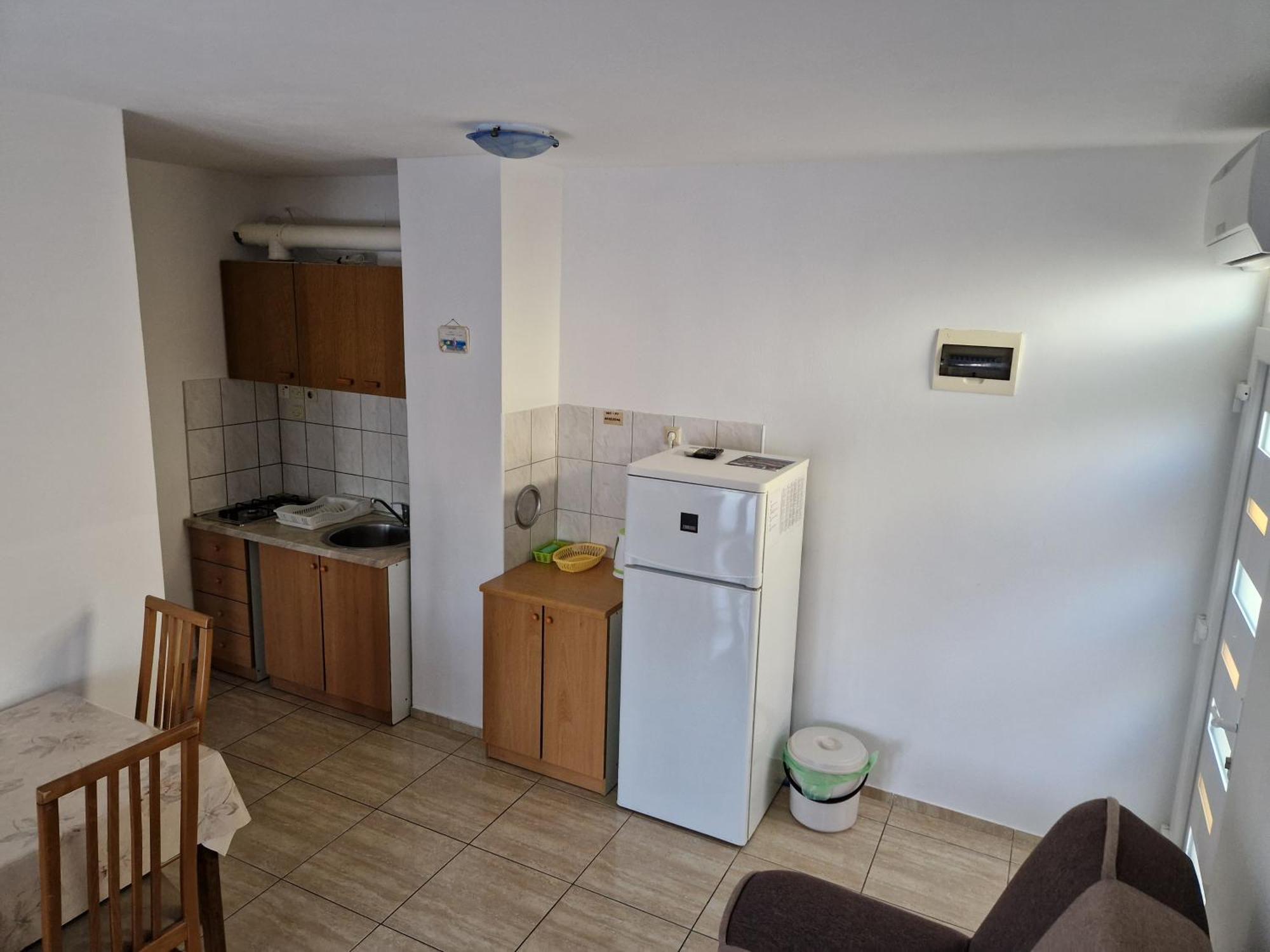 Apartments Mali Mate ตรีบูนย์ ภายนอก รูปภาพ