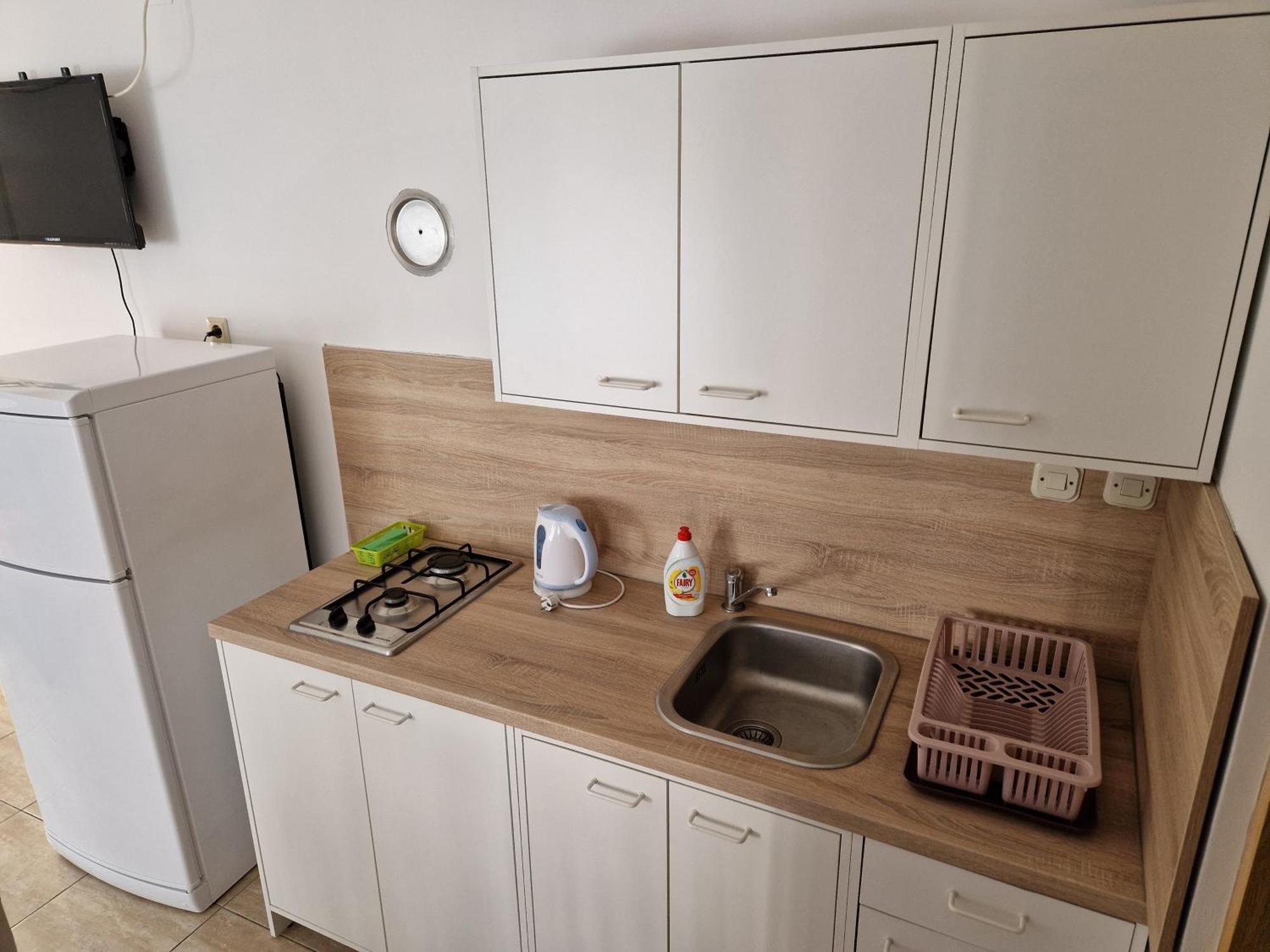 Apartments Mali Mate ตรีบูนย์ ภายนอก รูปภาพ
